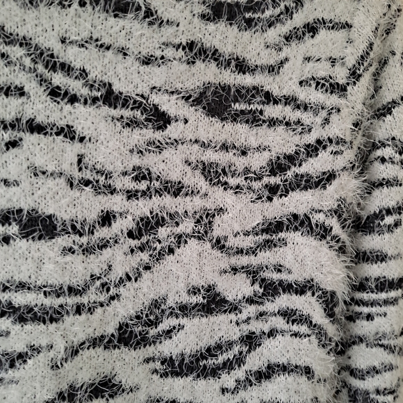 Mudd Fuzzy Zebra Stripe Black + White Soft Sweater - Picture 5 of 6
